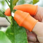 Finger Guard With Blade Protective Nail Cutter Silicone Thumb Knife Fruits Vegetable Kitchen Garden Picking Plant Separator