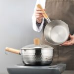 Stainless steel snow pan Japanese wooden handle milk pot uncoated household pot instant noodles cooking hammer soup pot