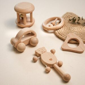 Baby Toy Beech Bear Hand Teething Baby Rattles Wood Ring Cartoon Car Play Gym Montessori Stroller Toy Educational