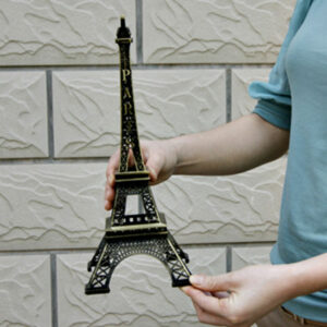 Paris Effiel Tower Figures Statues Building Model Fashion Romantic Retro Bronze Sculpture Home Desktop Metal Decorative