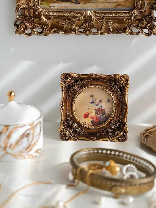 Retro Resin Golden Photo Frame Victorian deco Tabletop/Wall Hanging Display Mini Square Palm