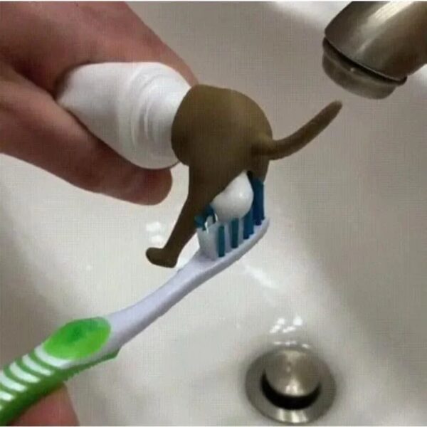Dog Butt Toothpaste Topper Pooping Toothpaste Cap Vomit Topper Dispenser Cap Animal Funny Gadgets