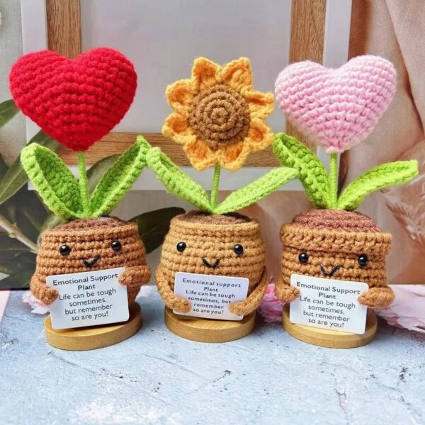 Positive Energy Heart Flower Hand-woven Dolls Home Room Decor Hug Pocket Knitting Doll Positive Card Desktop
