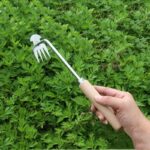 Stainless Steel Garden Weeder Sow Dibber Hand Tool Gardening Weeder shovel with Ergonomic Handle for Planting and Weeding Tool