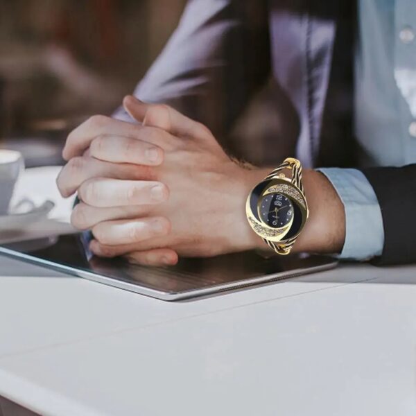 Men Wristwatch Fashion Stainless Steel Watches Spiral Waterproof Round Rhinestone Braid Bangle Watch for Gift
