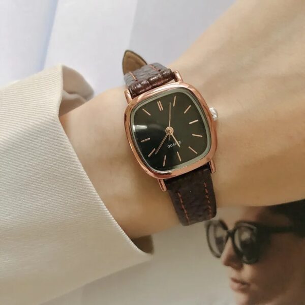Ladies Casual Bracelet Watches Women's Simple Vintage Watches for Women Dial Wristwatch Leather Strap Wrist Watch