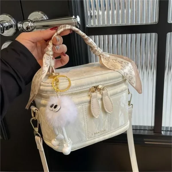 High End Simple and Versatile Bag for Women Spring and Summer Niche Design Bucket Bag Korean Style Portable Shoulder Bag